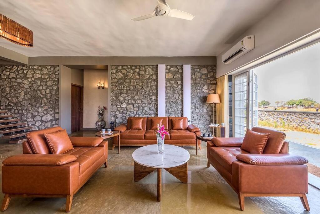 Superior Villa,1584192549:JPEG